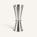 BrewCups paslanmaz çelikten üretilmiş, hassas ölçüm sağlayan şık ve dayanıklı baristalar için kahve ölçüm kabı