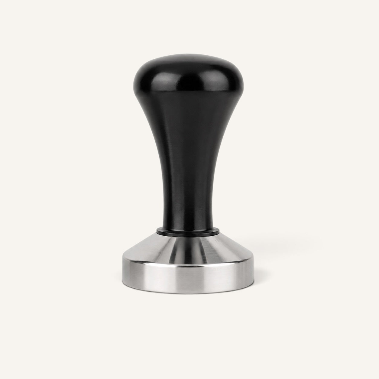 BrewCups siyah saplı ve paslanmaz çelik tabanlı profesyonel espresso kahve tamper